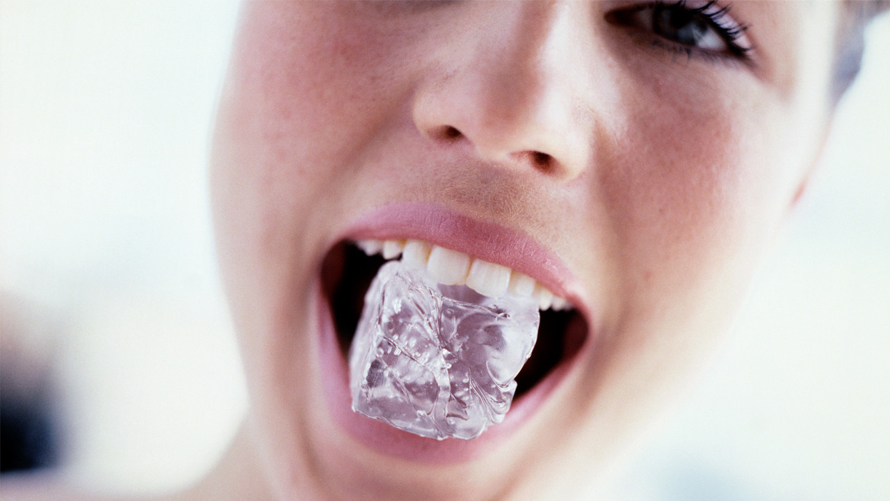 dnews--1338--is-chewing-ice-bad-for-your-teeth--large.thumb